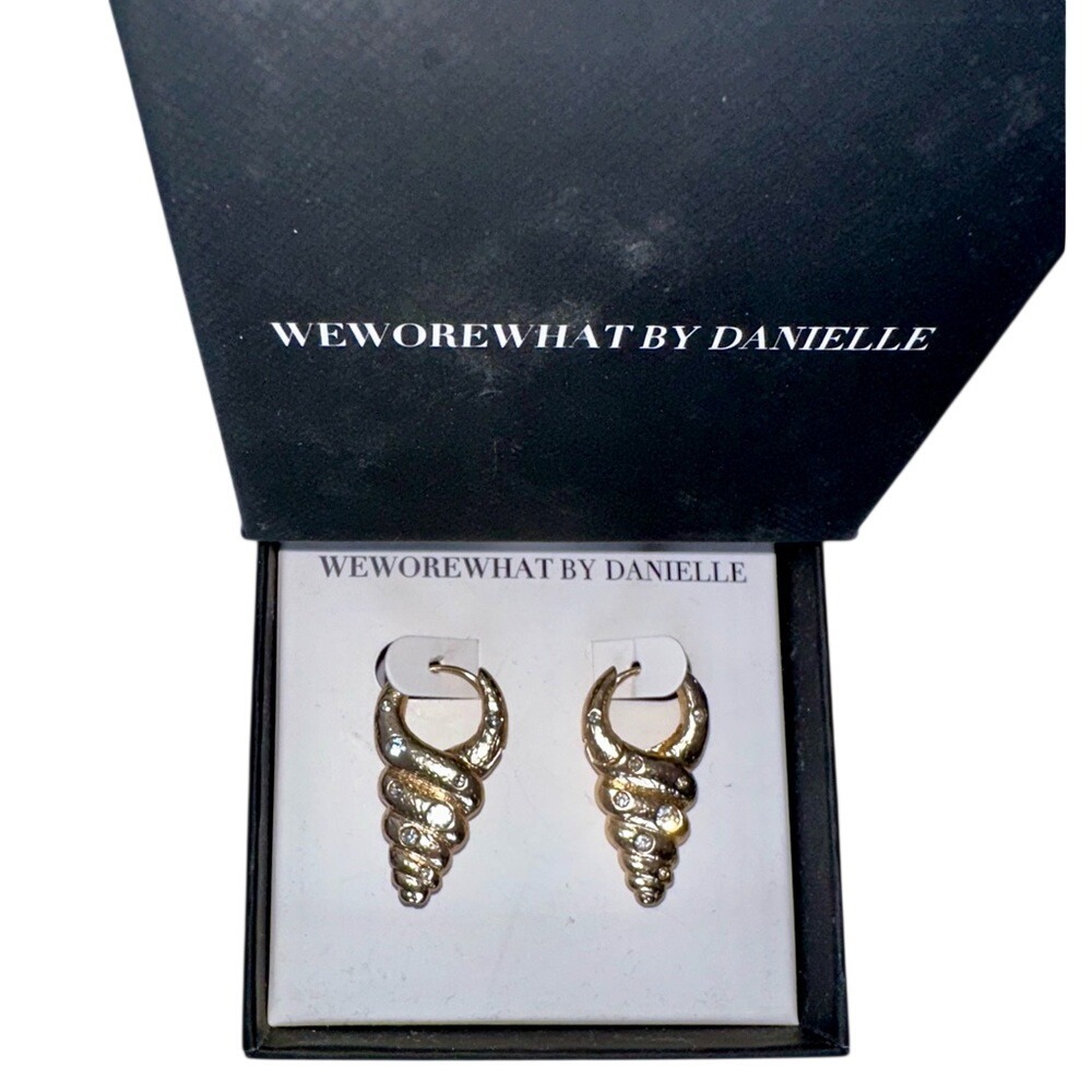 NIB WEWOREWHAT BY DANIELLE Spiral Shell Earrings - gold tone‎